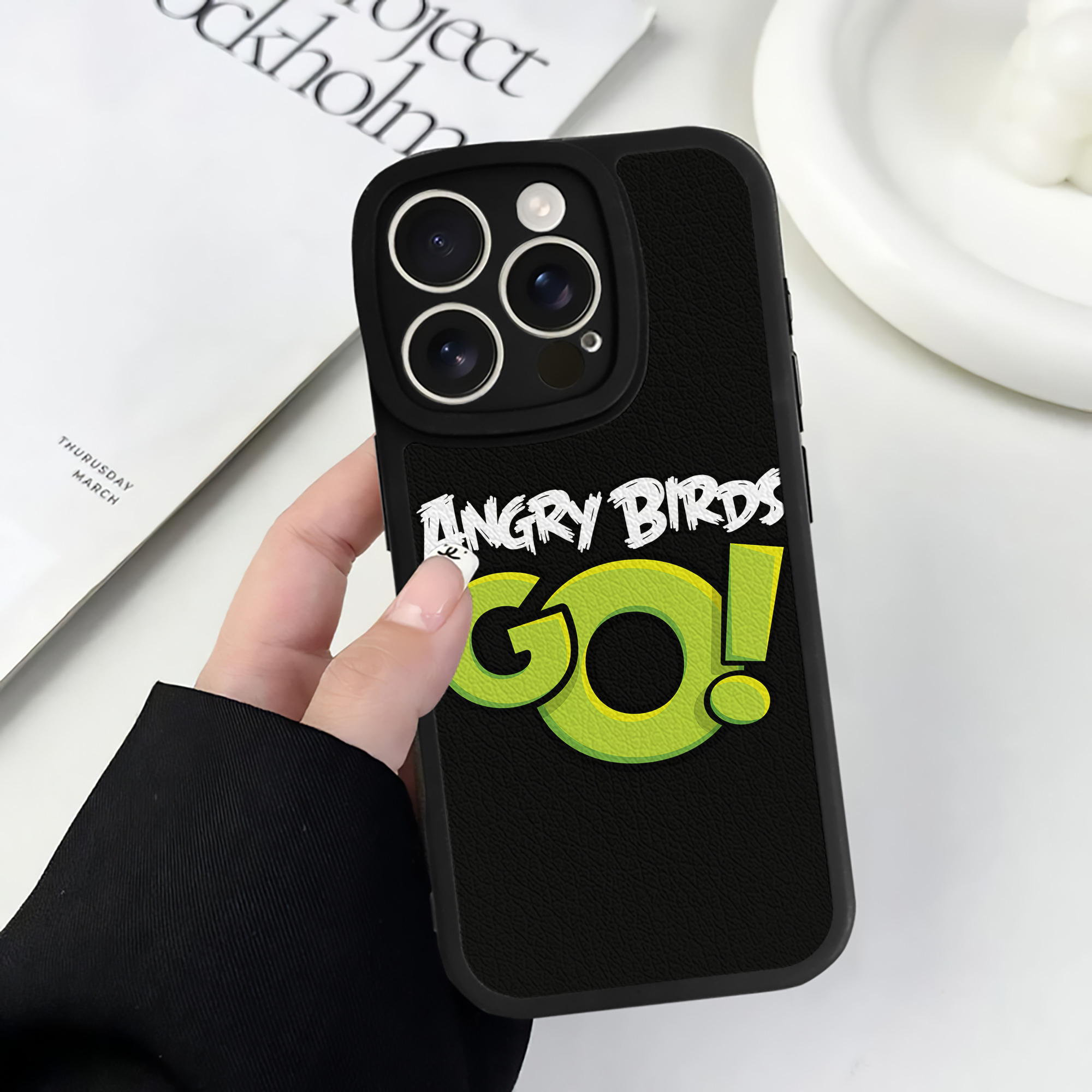 （画像用） Angry Birds アングリーバード 【iPhone 16シリーズ対応】シリコンスマホケース（レザー調） 材質：シリコン